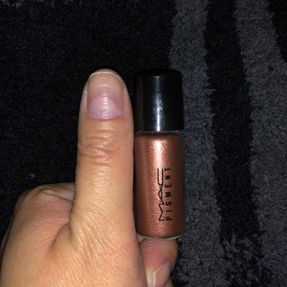 2/$16 MAC Cosmetics Pigment in Coco Beach (Mini) - Picture 10 of 10